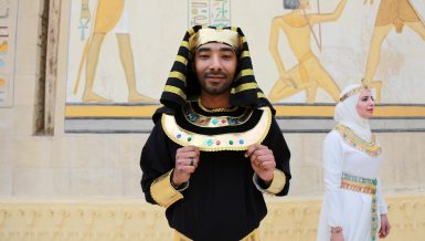 the grrom wearing ancient egyptian clothes