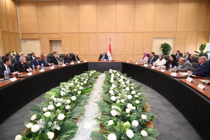 Al-Wazir reviews comprehensive plan to advance Egypt’s industry