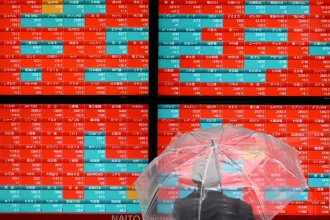 Global markets plunge on recession fears, geopolitical tensions