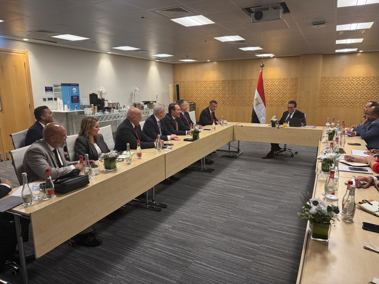 الحكومة الليبية تعقد اجتماعاً موسعاً لمعالجة تحديات القطاع الصحي