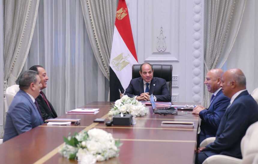 Al-Sisi reviews transport, industry projects, urges drive to make Egypt global logistics hub