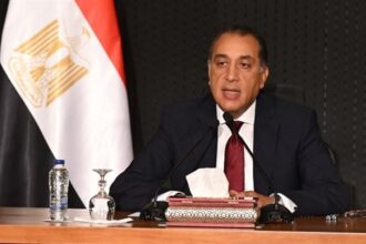 Egypt's PM reviews government complaints system responses