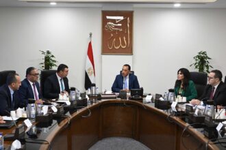 Madbouly reviews legalisation of newly annexed lands to new cities, housing offerings