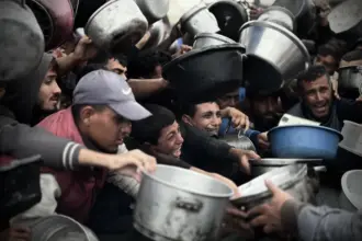 Egyptian aid convoy heads toward Gaza as humanitarian crisis deepens