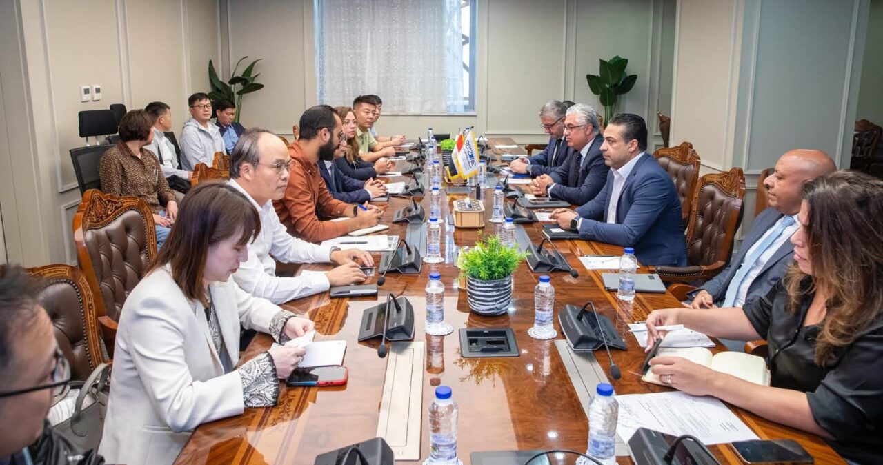 SCZONE chief welcomes high-level Chinese textile delegation