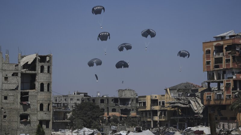 Obama calls for aid access to Gaza, says 'no justification' for withholding food