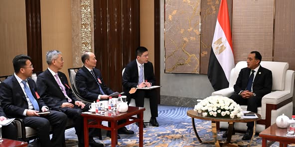 Madbouly urges Chinese investment in Egypt’s EV, desalination, and renewable energy 