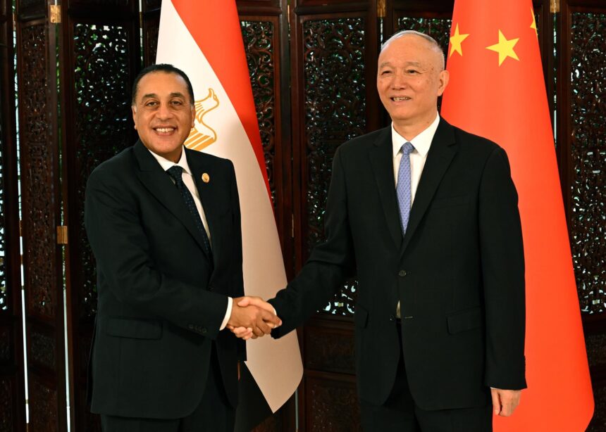 Madbouly urges Chinese investment in Egypt’s EV, desalination, and renewable energy