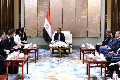 Egypt's PM meets with Chinese firms to discuss energy, water desalination projects