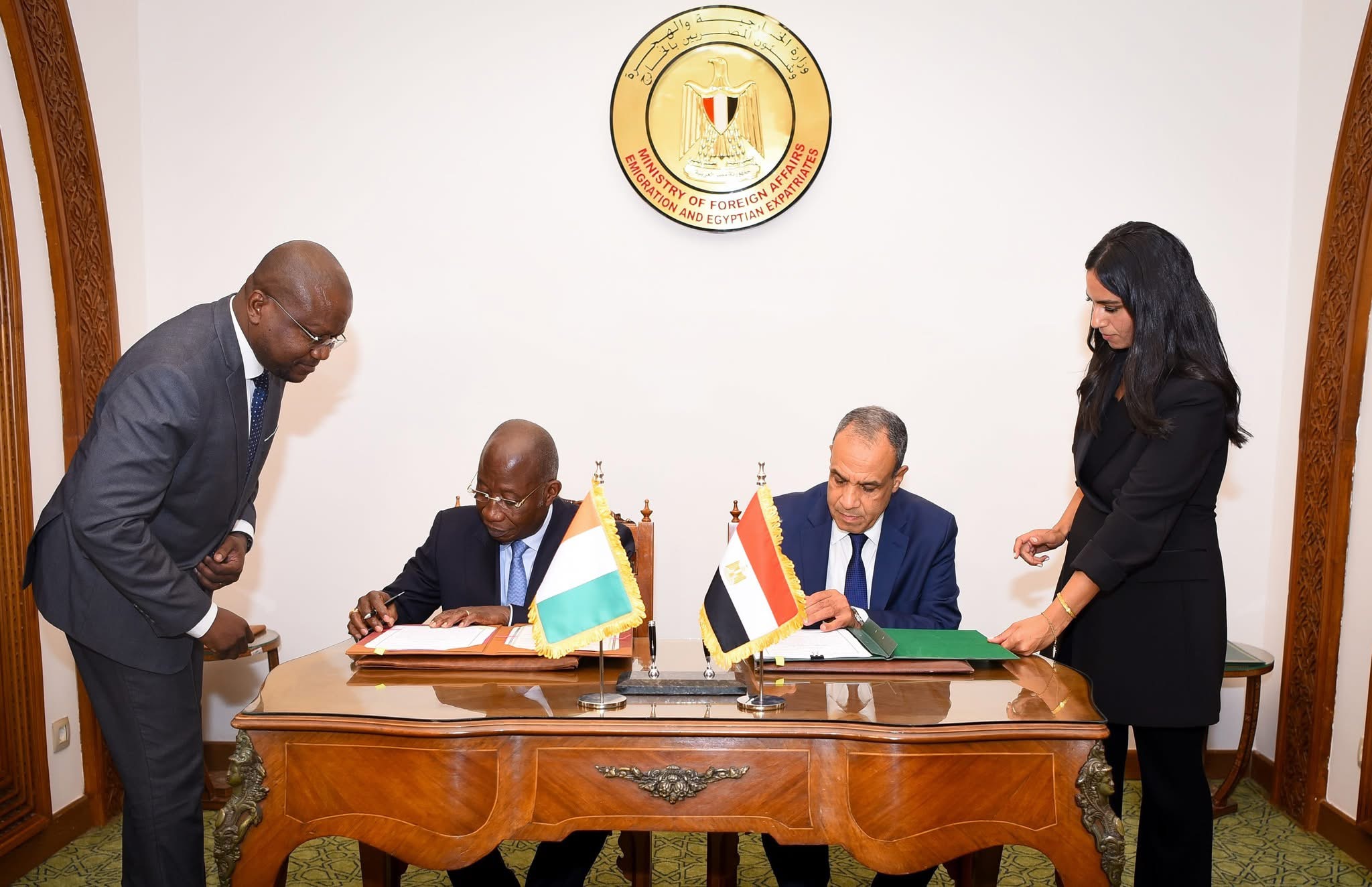 Egypt, Côte d'Ivoire hold political talks, sign visa deal in Cairo