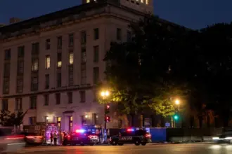 Trump orders homeless out of DC, deploys federal agents and prepares National Guard
