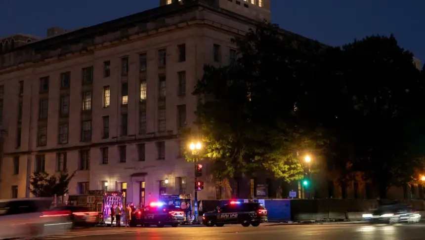 Trump orders homeless out of DC, deploys federal agents and prepares National Guard