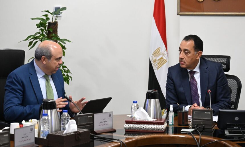 Madbouly reviews progress on Cairo Airport’s new Terminal 4 project