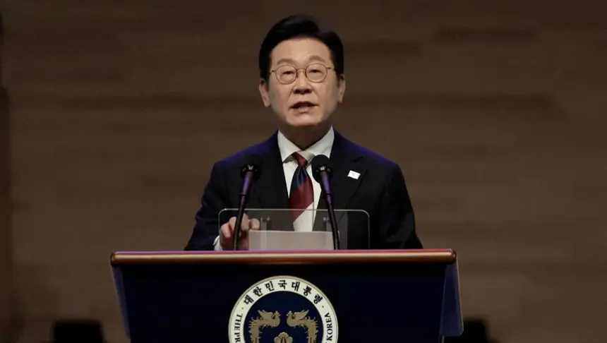 On the way to Washington, South Korea's Lee pushes back on US military request