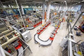 Manufacturing, extractive index drops 11.9% in June 2025
