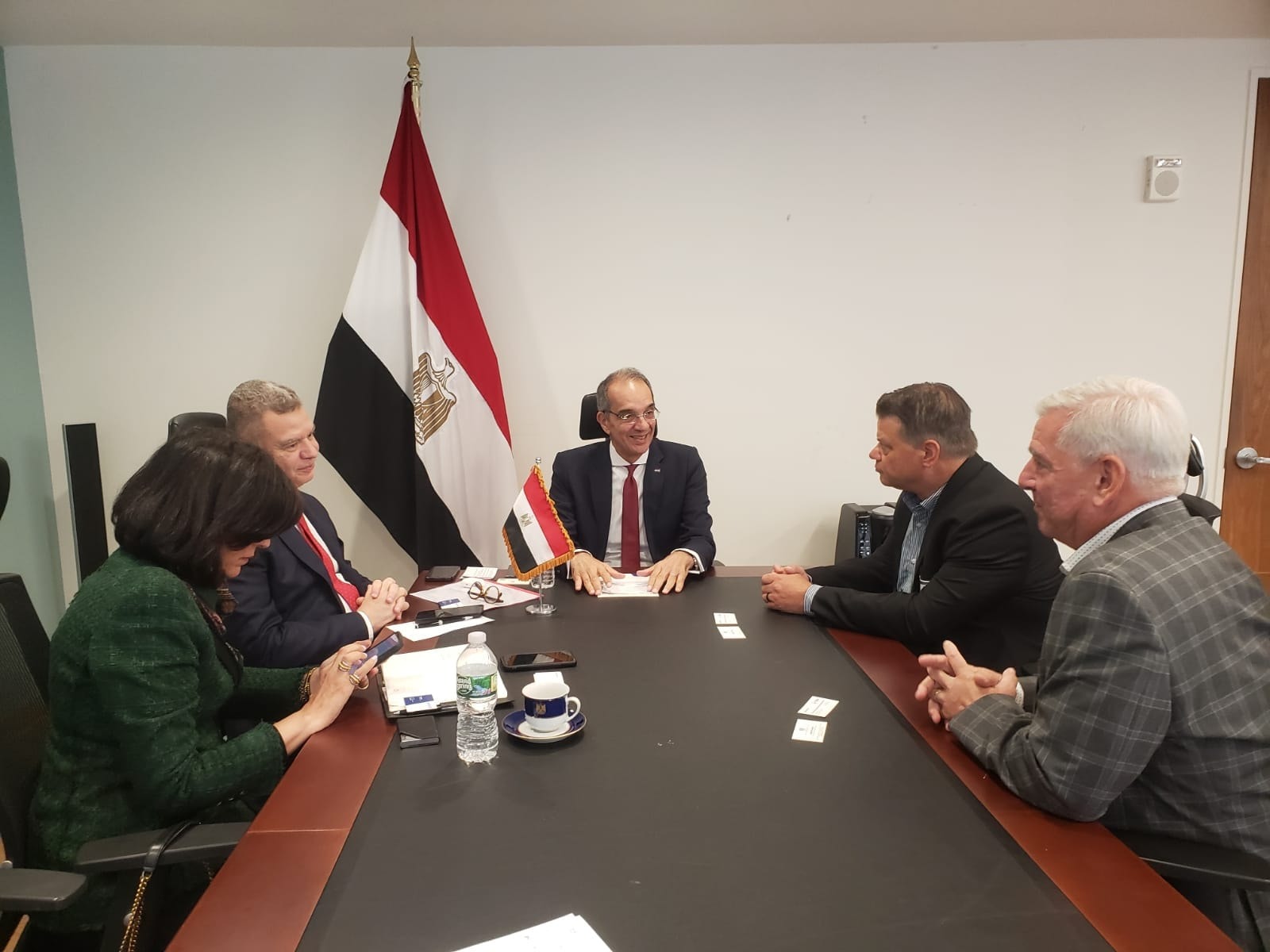 Communications Minister promotes expansion of US investments in Egypt’s digital outsourcing sector