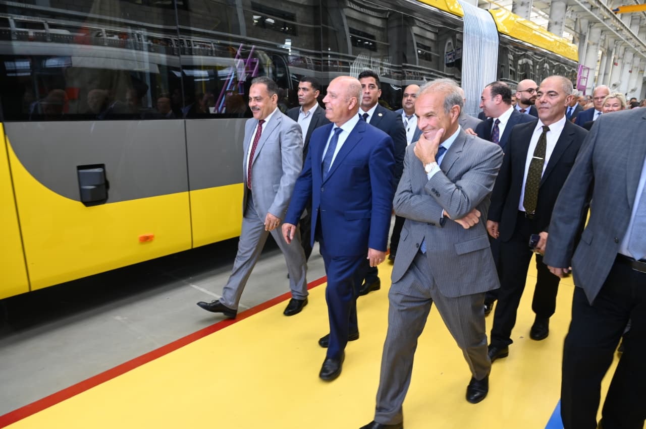 Al-Wazir launches EGP 3bn electric bus production line in Sharqeya for export to Europe  