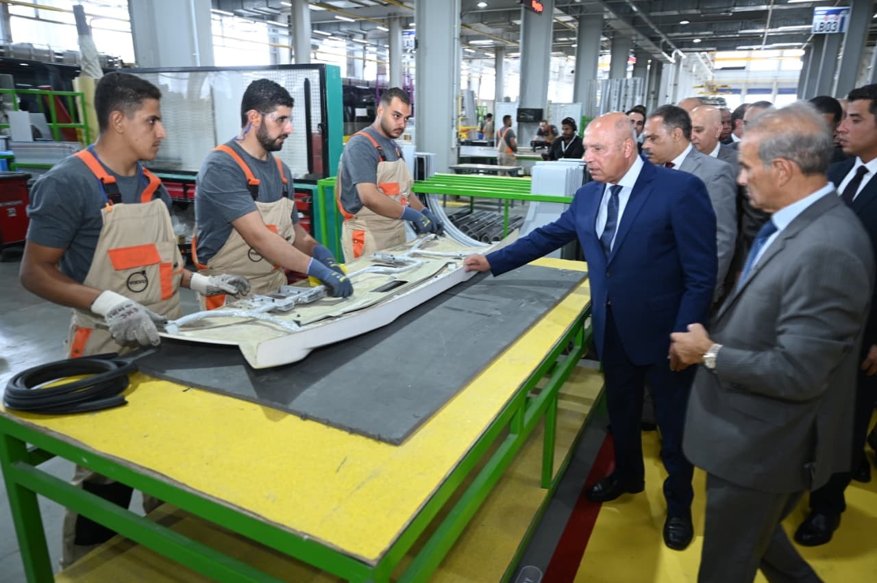 Al-Wazir launches EGP 3bn electric bus production line in Sharqeya for export to Europe  