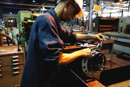 Egypt's military production sector manufactures submersible pumps for 1st time