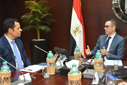 Egypt's Investment Minister discusses economic reforms with IMF delegation