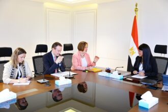 Al-Mashat reviews new economic narrative with AFD's North Africa director