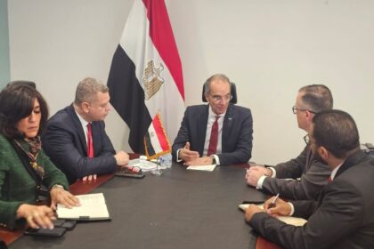 Communications Minister promotes expansion of US investments in Egypt’s digital outsourcing sector