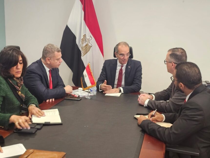 Communications Minister promotes expansion of US investments in Egypt’s digital outsourcing sector