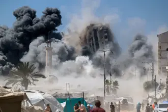 Israel intensifies Gaza offensive amid renewed diplomatic efforts, international pressure