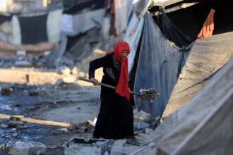 Israeli violations persist in Gaza amid international moves to monitor ceasefire