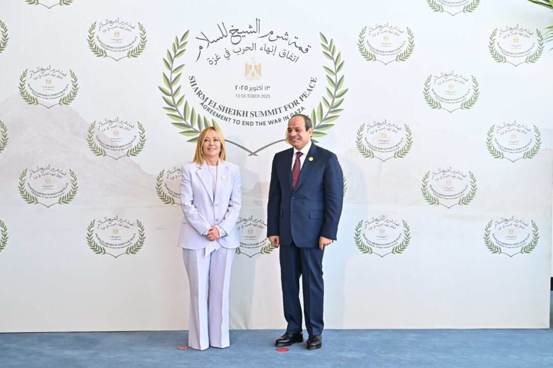 Egyptian President Abdel Fattah Al-Sisi with Italian Prime Minister Giorgia Meloni on Monday on the sidelines of the Sharm El-Sheikh Peace Summit
