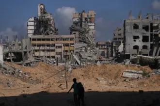 Cautious calm in Gaza as Egypt drives peace push