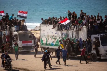 Displaced Palestinians return to Gaza as Egypt prepares for Sharm El-Sheikh Peace Summit