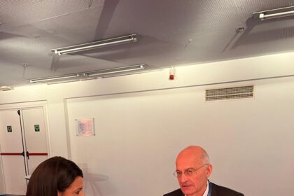 Al-Mashat meets Alstom VP to discuss boosting French company's Egypt investments
