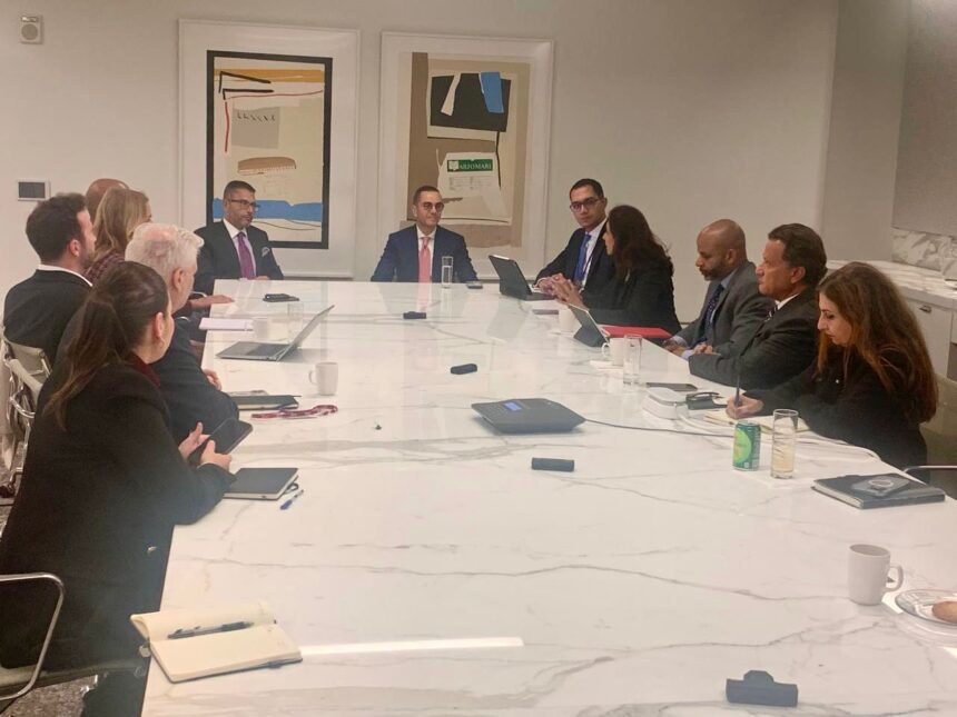 Investment Minister holds talks with DLA Piper, global investors eyeing Egypt’s market