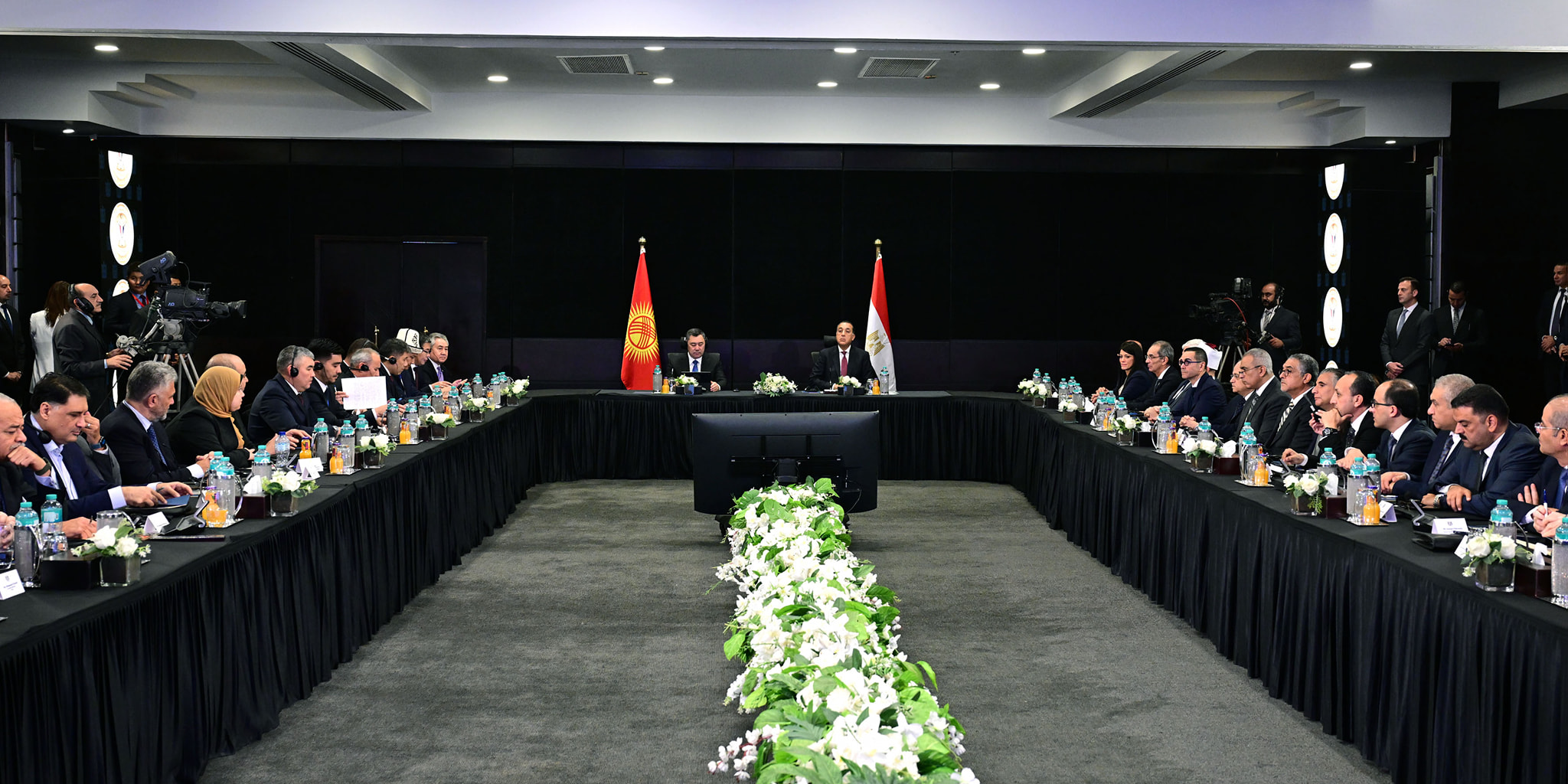 Al-Sisi holds talks with Kyrgyz president in first-ever official visit to Egypt