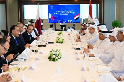 Madbouli seeks to boost Qatari investments, reaffirms support for Yemen at Doha Summit
