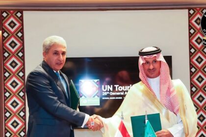 Egypt, Saudi Arabia sign executive programmeme to boost tourism cooperation