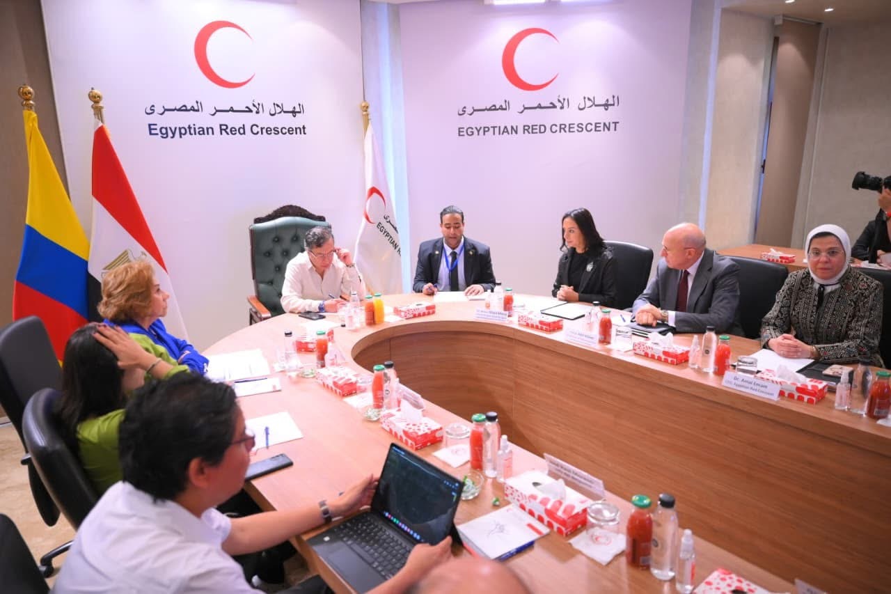 Colombia's Petro visits Egyptian Red Crescent, lauds Gaza relief work
