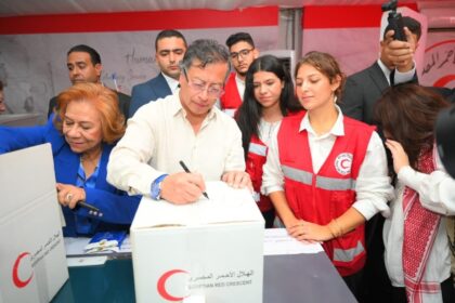 Colombia's Petro visits Egyptian Red Crescent, lauds Gaza relief work