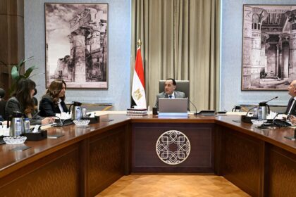 Madbouly reviews proposals for upgrading area around Cairo Citadel, Zabbaleen district