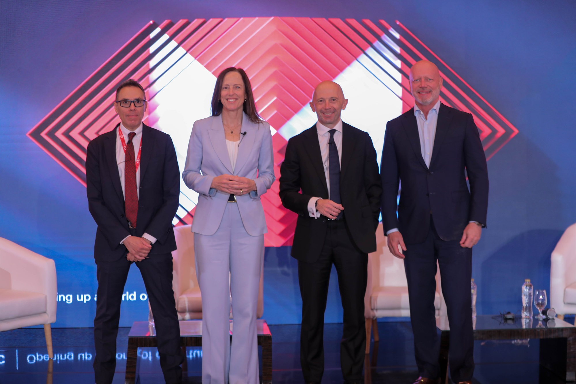 HSBC Economists highlight global shifts, Egypt’s recovery prospects