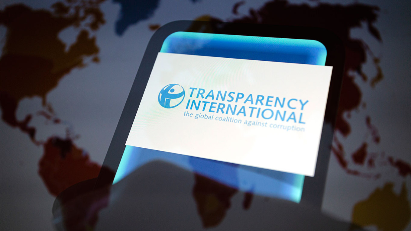 Pakistanis see economic stability and low bribery rates, though police corruption persists: Transparency International