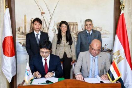Japan provides EGP 1bn grant to Egypt for Suez Canal diving support vessel