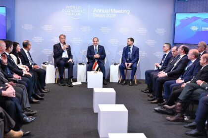 Al-Sisi invites global CEOs to invest in Egypt as economic indicators improve