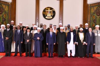 Al-Sisi calls for unified religious discourse to counter extremism, modernize Islamic outreach