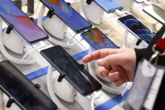 Customs exemption for mobile phones brought from abroad ends Wednesday