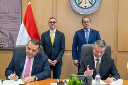 Finance, investment ministers witness Customs-Commercial Service cooperation protocol