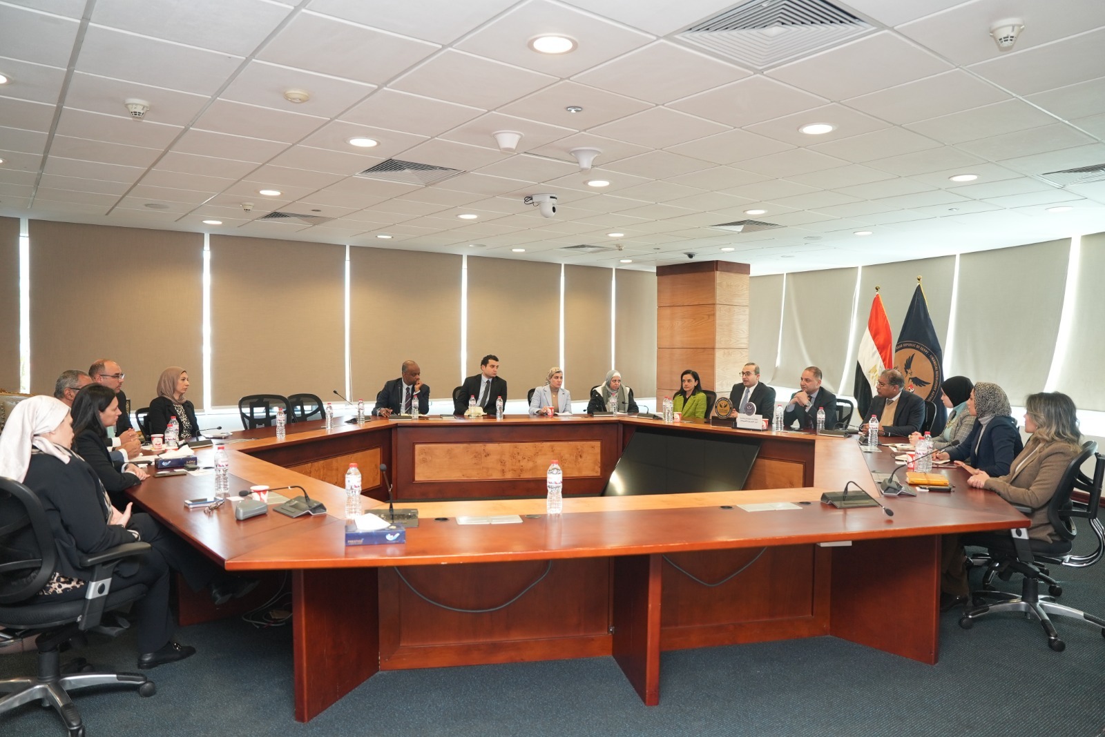 FRA, CBE discuss boosting support for small businesses, women entrepreneurs