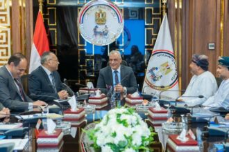 Military Production Minister explores waste management cooperation with Oman