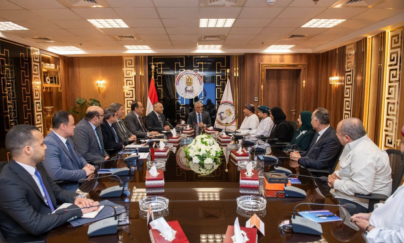 Military Production Minister explores waste management cooperation with Oman